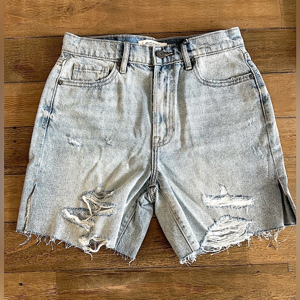 HIDDEN Logan High Rise Light Wash distressed denim shorts Sz Small - Picture 2 of 13